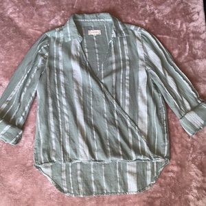 Striped Quarter-Sleeve Top 🌟